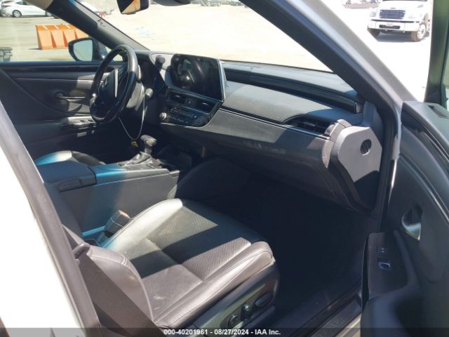 58ACA1C17NU016267 Lexus ES 300H