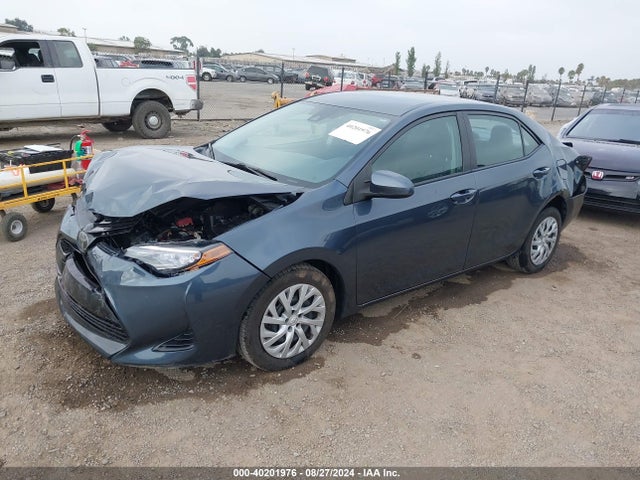 Toyota COROLLA LE 2017 5YFBURHE2HP714473 Image 2