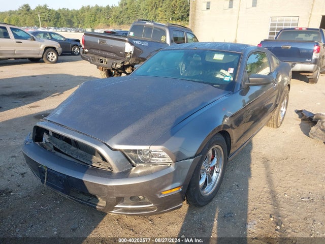 Ford Mustang V6 2014 1ZVBP8AM8E5288880 Image 2