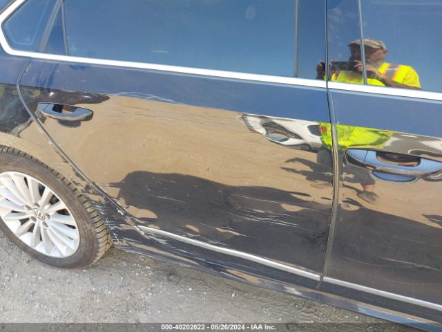 1VWBT7A39HC020482 Volkswagen Passat 1.8t Se