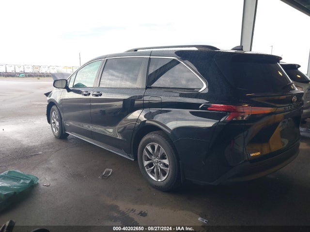 Toyota SIENNA LE 2021 5TDKRKEC0MS060845 Image 3