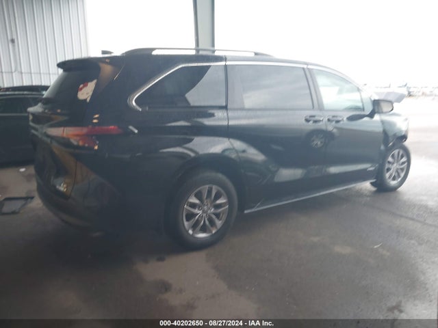 Toyota SIENNA LE 2021 5TDKRKEC0MS060845 Image 4