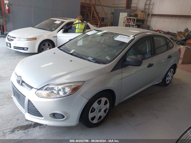 Ford FOCUS S 2014 1FADP3E25EL216561 Image 2