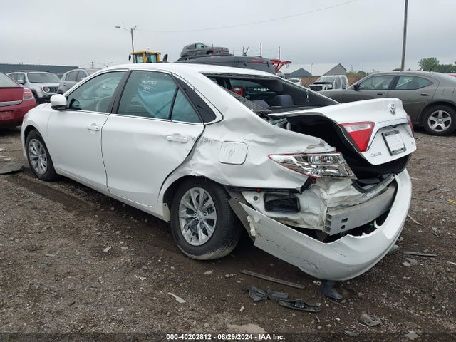 Toyota CAMRY LE 2017 4T1BF1FK9HU405506 Image 3