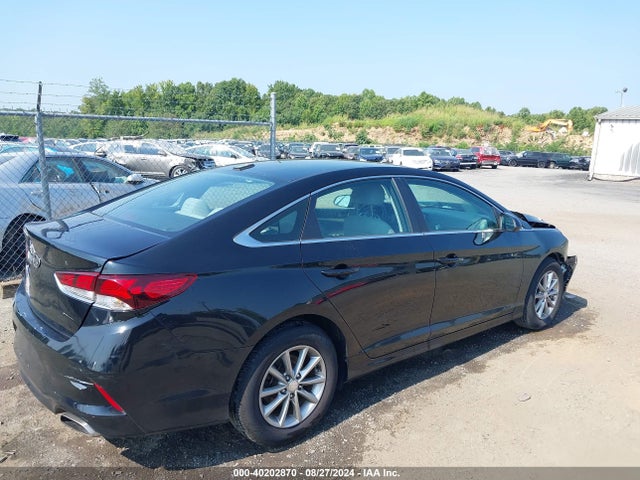 40202870 :رقم المزاد ، 5NPE24AF3JH621389 vin ، 2018 Hyundai Sonata Se مزاد بيع