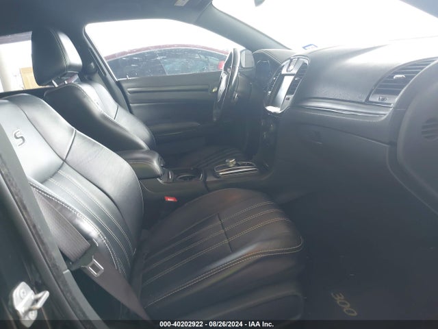 2C3CCABG2FH829925 Chrysler 300 300s