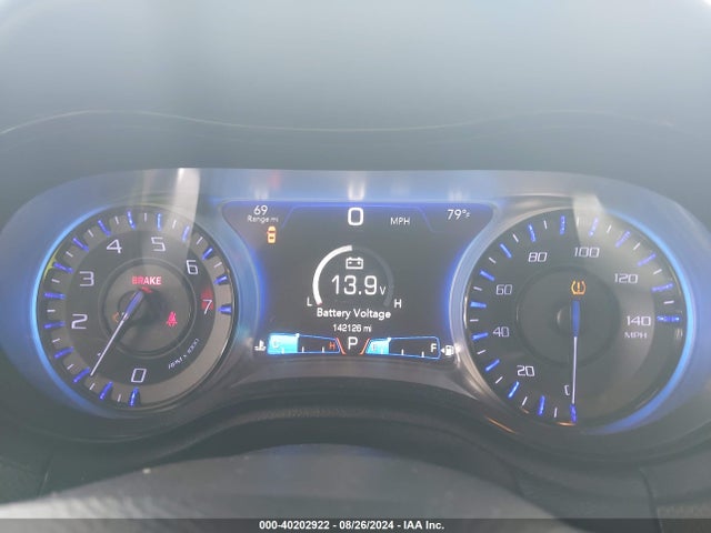 2C3CCABG2FH829925 Chrysler 300 300s