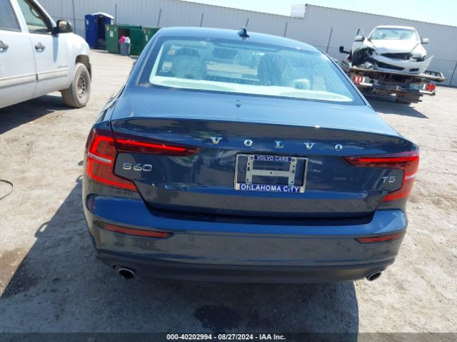 7JR102FK8LG038663 Volvo S60 T5 Momentum