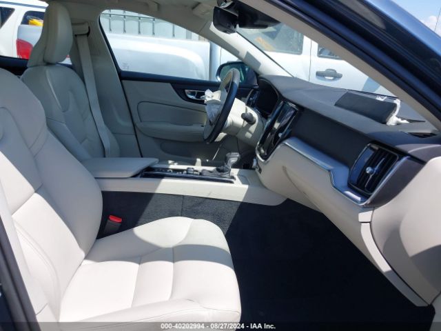7JR102FK8LG038663 Volvo S60 T5 Momentum