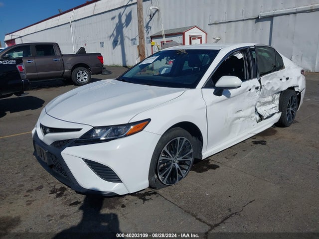 4T1B11HKXJU011658 Toyota CAMRY SE