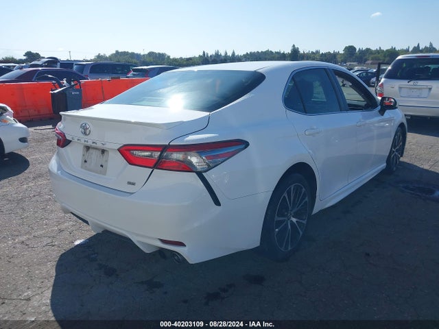 4T1B11HKXJU011658 Toyota CAMRY SE