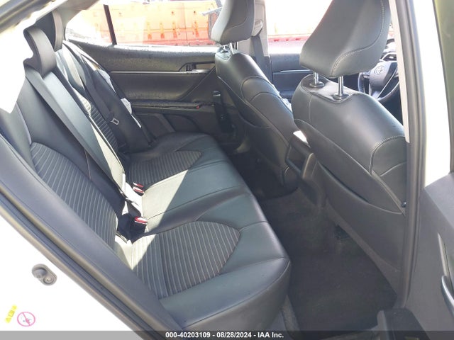 4T1B11HKXJU011658 Toyota CAMRY SE