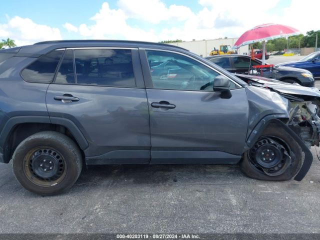 2T3H1RFV2MW156338 Toyota RAV4 LE