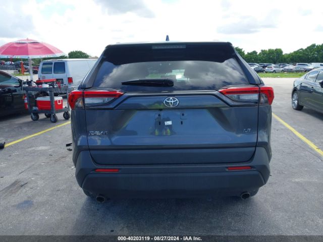 2T3H1RFV2MW156338 Toyota RAV4 LE