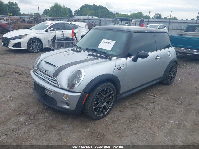 2006 MINI COOPER S WMWRE335X6TN27923 Photo 1