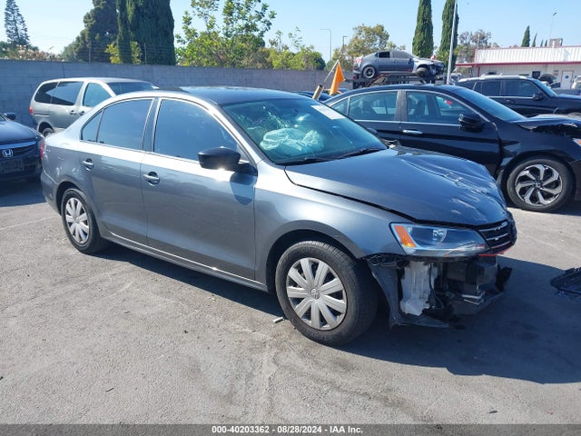 2016 3VW267AJ8GM371418 main image