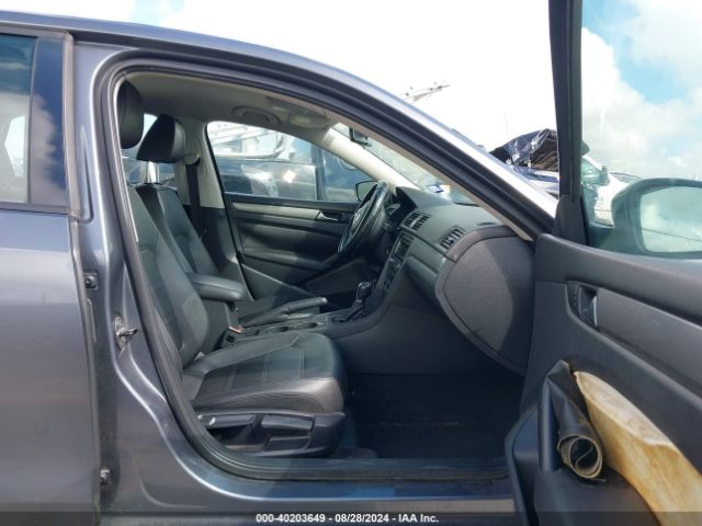 1VWAT7A32EC076920 Volkswagen Passat 1.8t Wolfsburg Edition