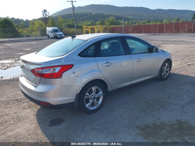 Ford FOCUS SE 2014 1FADP3F25EL170504 Image 4