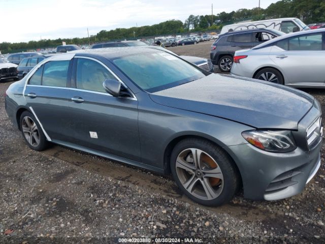 2019 MERCEDES-BENZ E 300 WDDZF4KB8KA588194