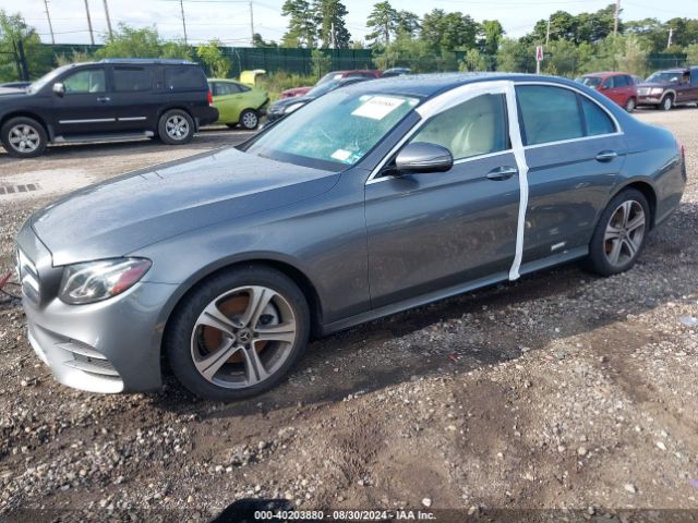 2019 MERCEDES-BENZ E 300 WDDZF4KB8KA588194 Photo 1