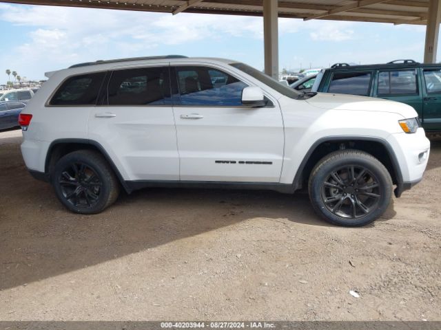 1C4RJEAG3HC765467 Jeep Grand Cherokee Laredo 4x2