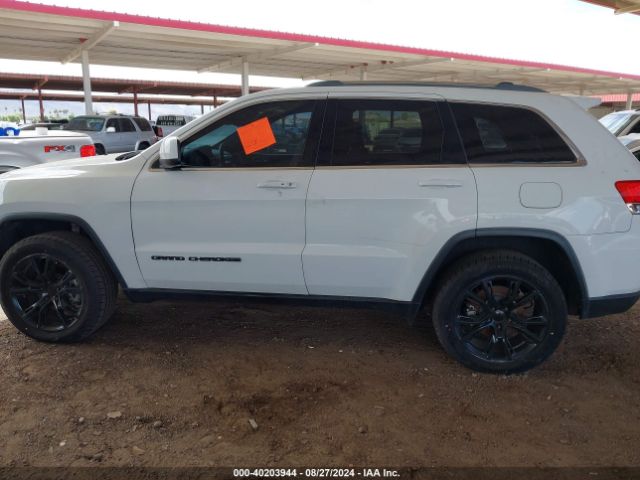1C4RJEAG3HC765467 Jeep Grand Cherokee Laredo 4x2