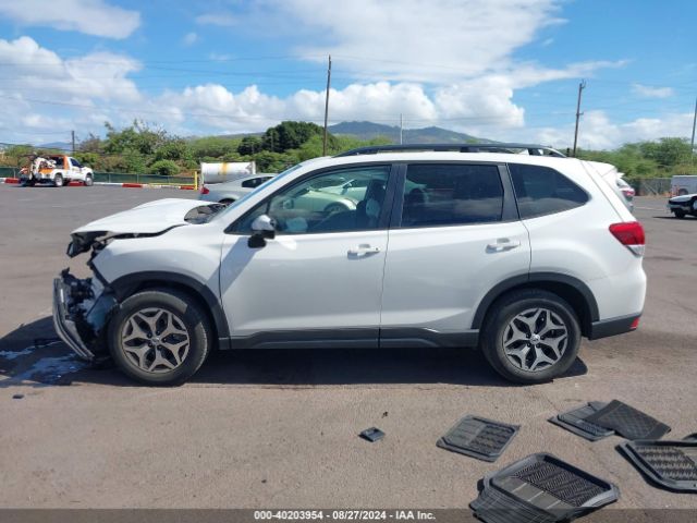 JF2SKAEC9NH463888 Subaru Forester Premium