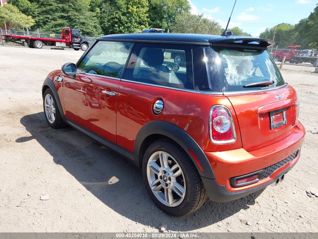 2013 MINI HARDTOP WMWSV3C57DT475939 Photo 2