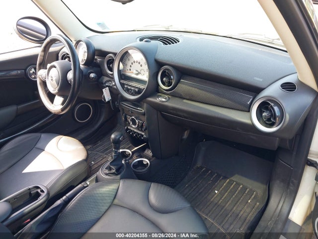 2013 MINI CLUBMAN WMWZG3C56DT576074 Photo 4