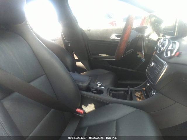 WDDSJ4EBXFN233229 Mercedes-Benz CLA 250