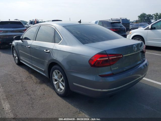1VWAT7A31HC012517 Volkswagen Passat 1.8t S