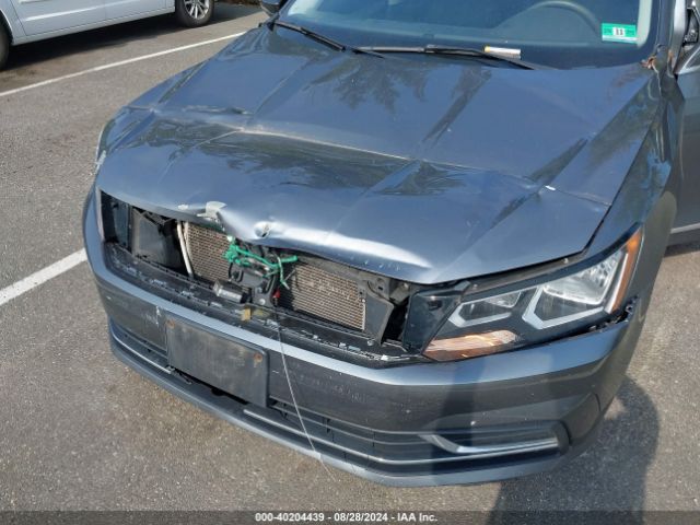 1VWAT7A31HC012517 Volkswagen Passat 1.8t S
