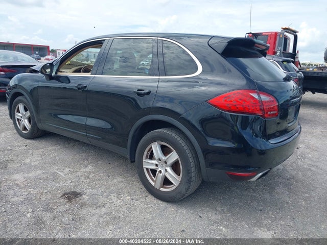 2011 PORSCHE CAYENNE WP1AA2A27BLA08626 Photo 2