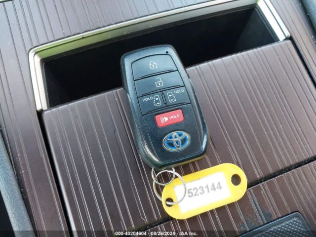 5TDKRKEC2PS165617 Toyota SIENNA LE