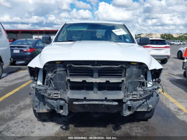 1C6RR7FT6JS217962 RAM 1500 Express Quad Cab 4x4 6'4 Box
