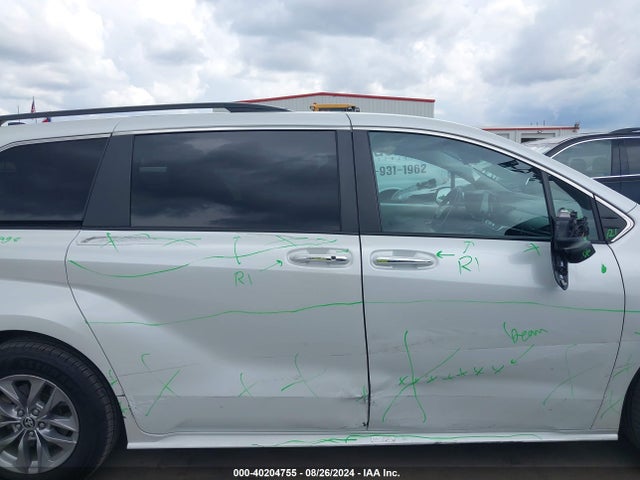 Toyota SIENNA XLE 2023 5TDYRKEC7PS152534 Image 13