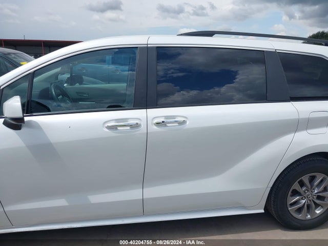 Toyota SIENNA XLE 2023 5TDYRKEC7PS152534 Image 14