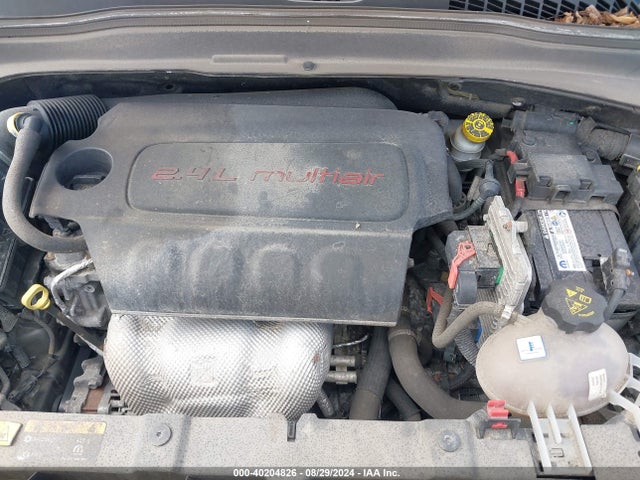 Jeep Renegade Latitude 4x4 2017 ZACCJBBBXHPG12751 Image 10