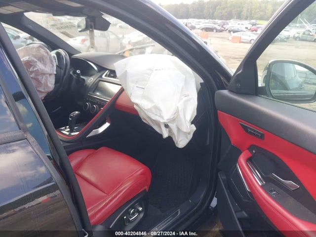 2019 JAGUAR E-PACE SADFM2GX8K1Z40061 Photo 4