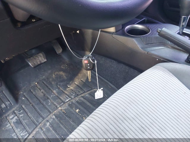 Toyota RAV4 LE 2015 2T3BFREV9FW253449 Image 11