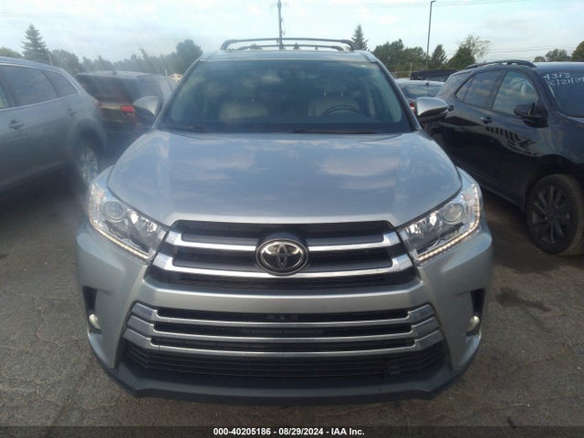 Toyota Highlander Limited Platinum 2017 5TDYZRFH3HS212927 Image 12