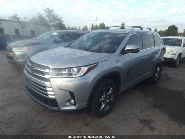 Toyota Highlander Limited Platinum 2017 5TDYZRFH3HS212927 Image 2