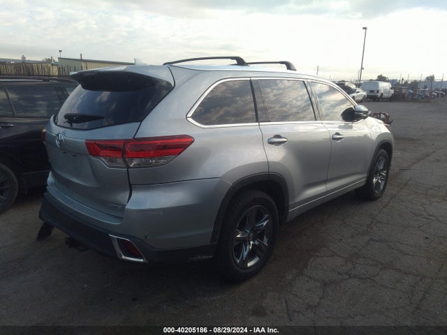 Toyota Highlander Limited Platinum 2017 5TDYZRFH3HS212927 Image 4