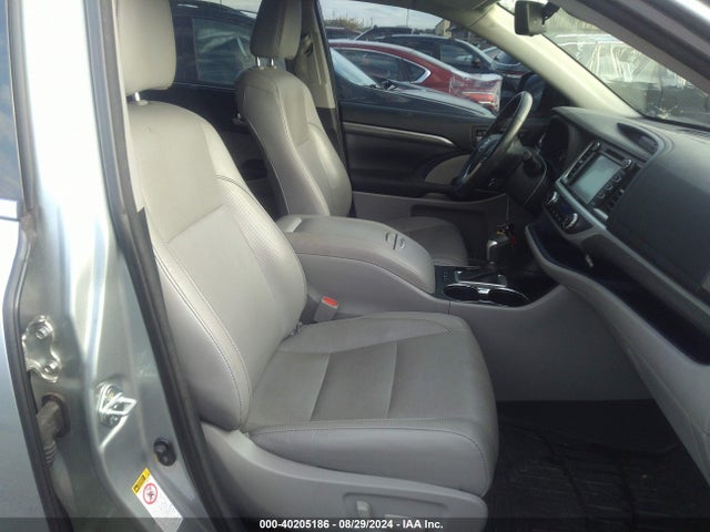 Toyota Highlander Limited Platinum 2017 5TDYZRFH3HS212927 Image 5