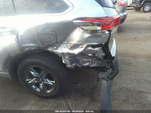 Toyota Highlander Limited Platinum 2017 5TDYZRFH3HS212927 Image 6