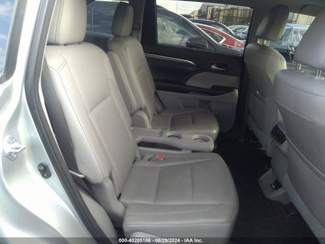 Toyota Highlander Limited Platinum 2017 5TDYZRFH3HS212927 Image 8