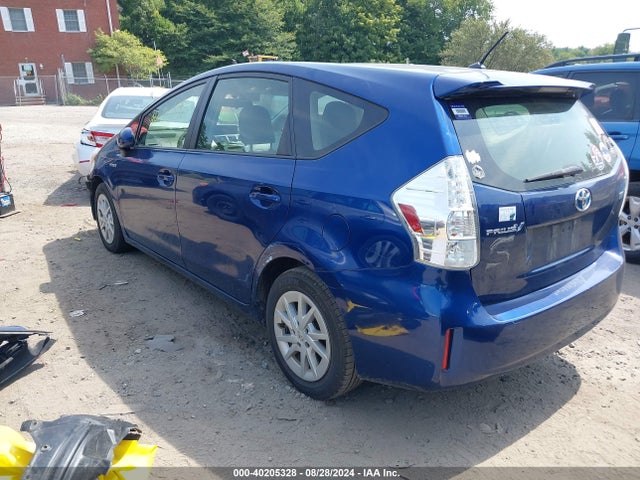 Toyota Prius V Two 2014 JTDZN3EU3E3321185 Image 3
