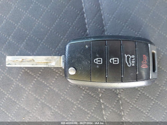 5XYPG4A39HG260316 KIA Sorento 2.4l Lx