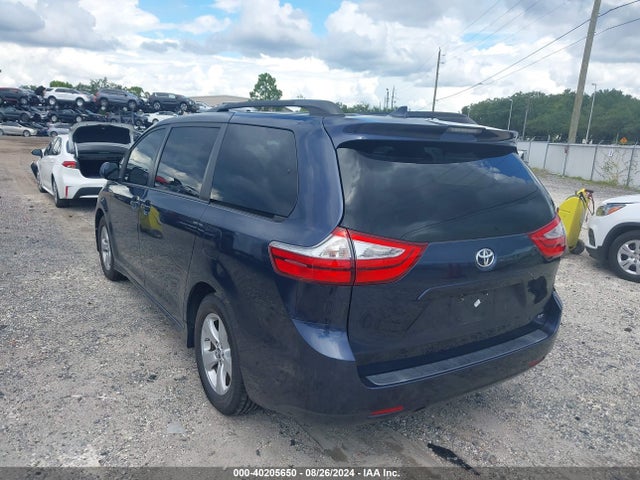 Toyota Sienna Le 8 Passenger 2018 5TDKZ3DC6JS963889 Image 3