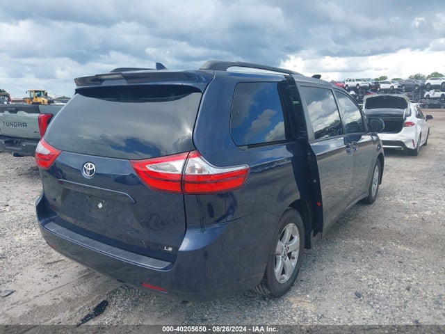Toyota Sienna Le 8 Passenger 2018 5TDKZ3DC6JS963889 Image 4